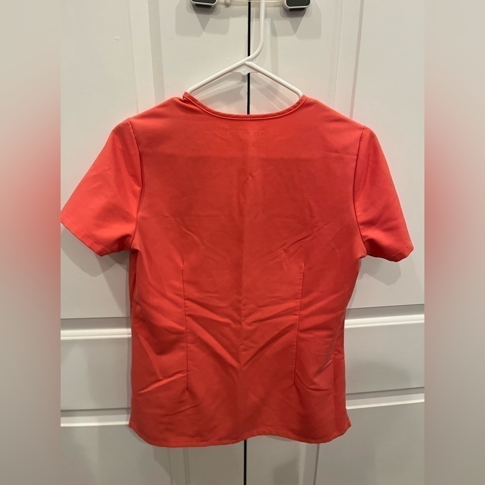 Figs Hot Coral XS Catarina Scrub Top limited edition - Picture 3 of 6